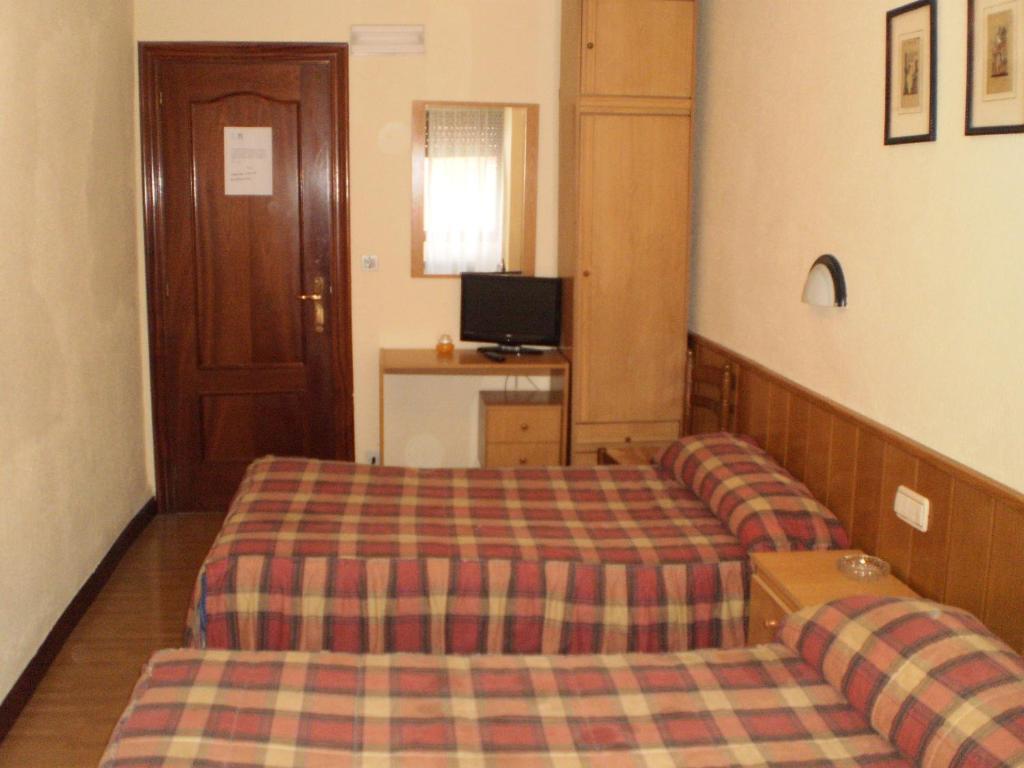 Hostal Hilton Burgo Εξωτερικό φωτογραφία