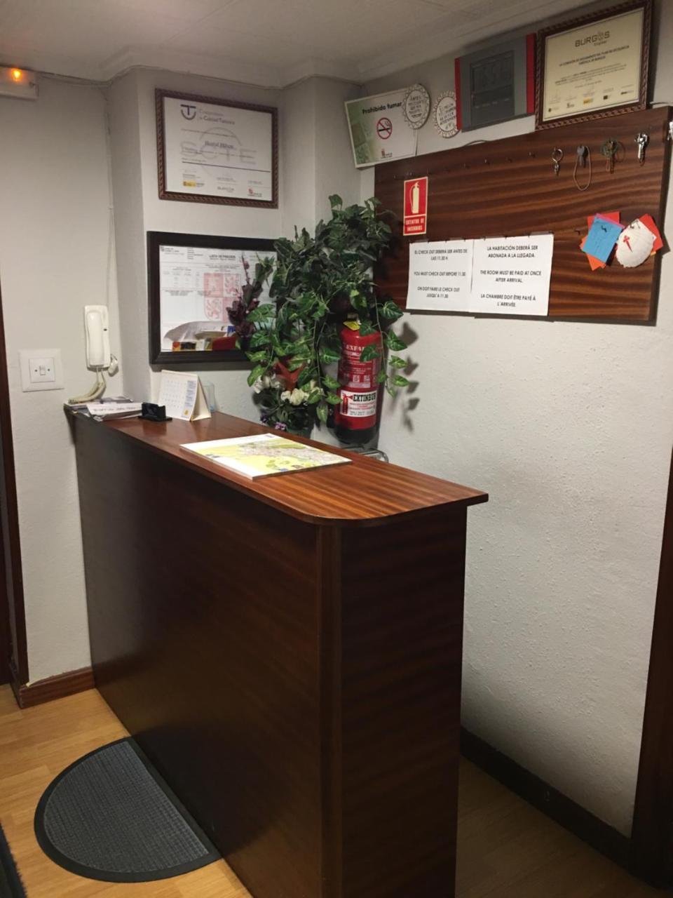 Hostal Hilton Burgo Εξωτερικό φωτογραφία